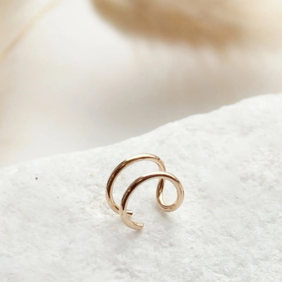 Gold Ring Ear Cuff Faux Fake Piercing - Picture 2 of 4